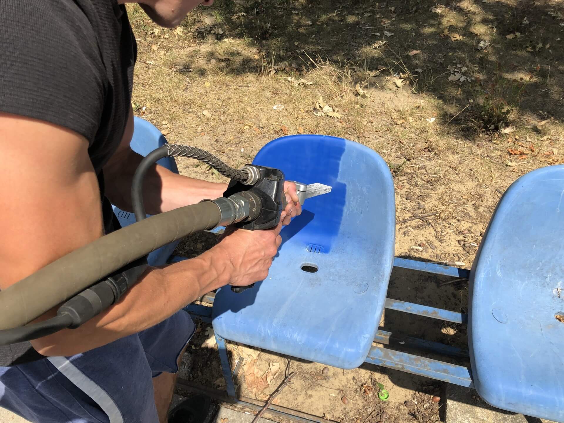 Piaskowanie suchym lodem a tradycyjne metody